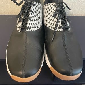 Adidas Men’s Bounce in size 15